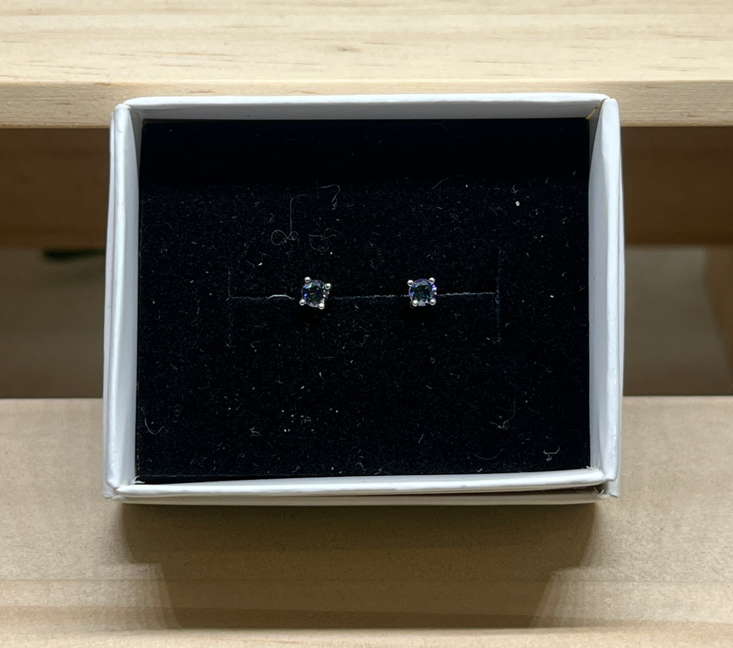 Classic 4-Claw studs - Blackish/Purple