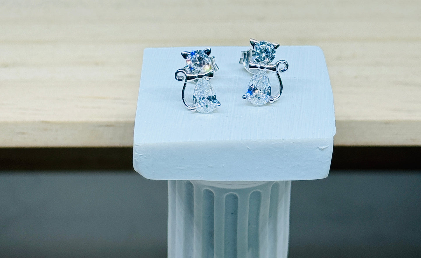Cat earring studs