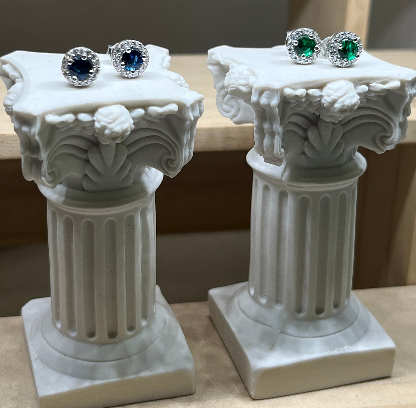 Round 4-Claw Fancy Earrings