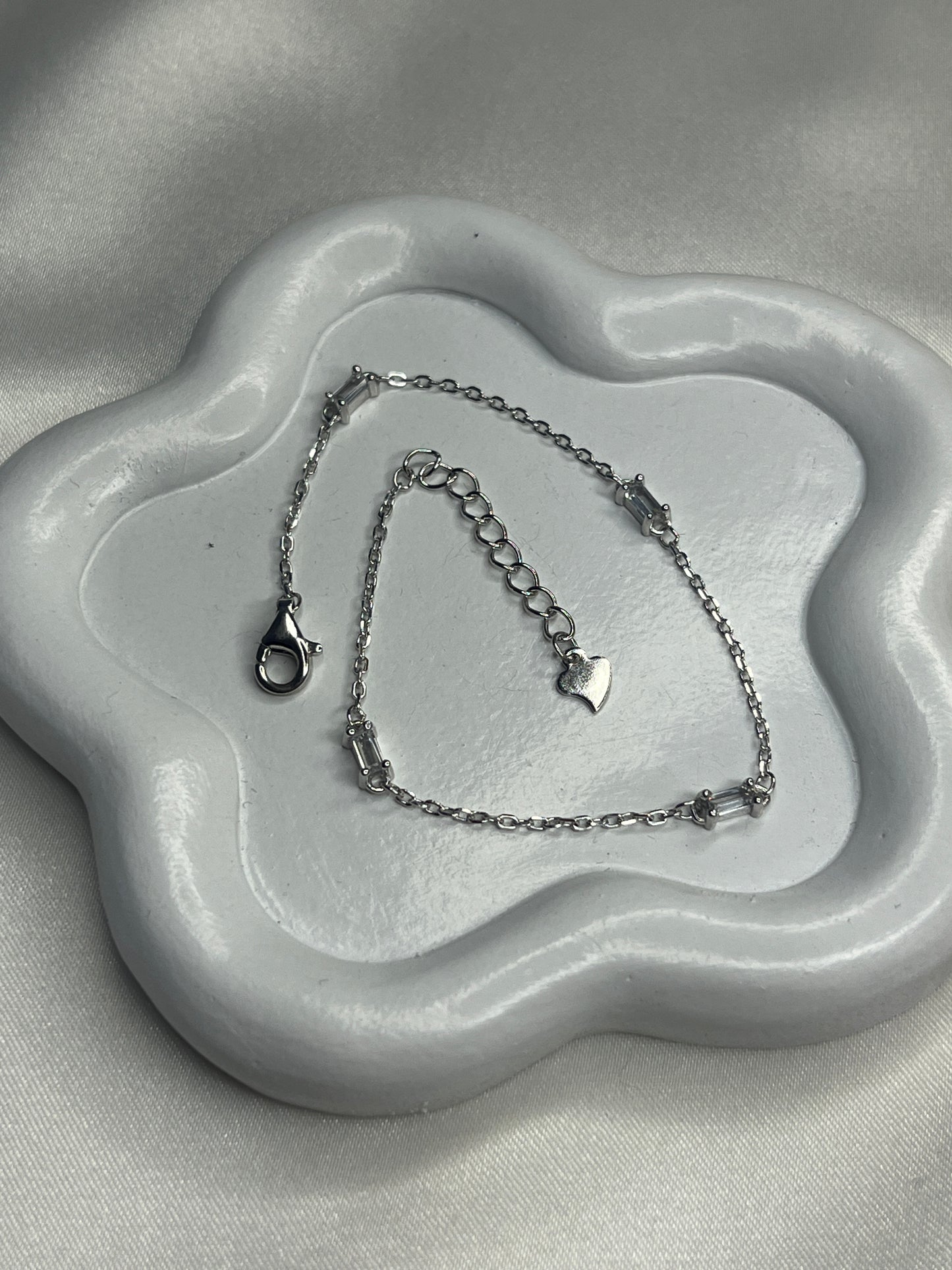 Dainty bracelet