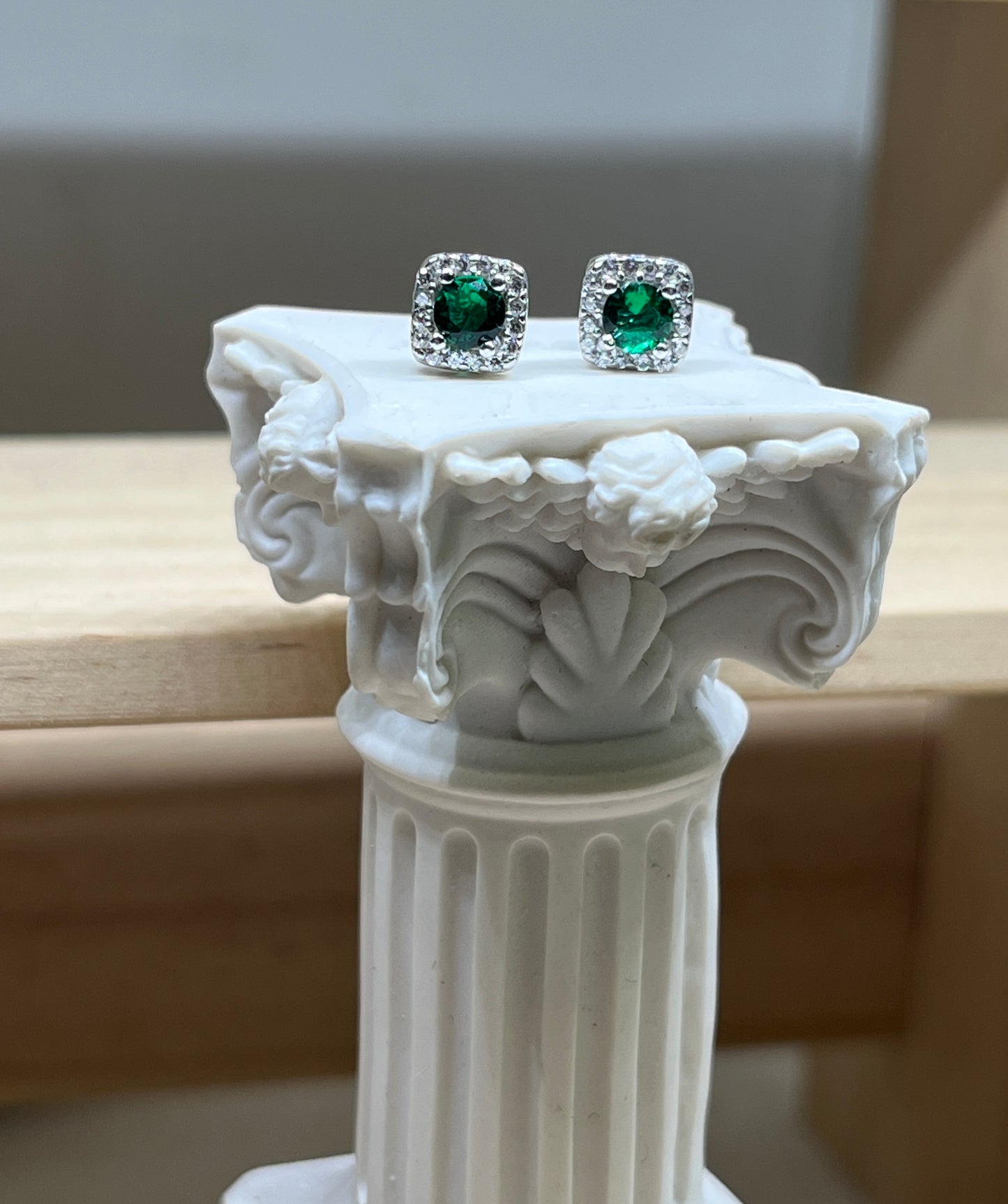 Square 4 claw Fancy Earrings