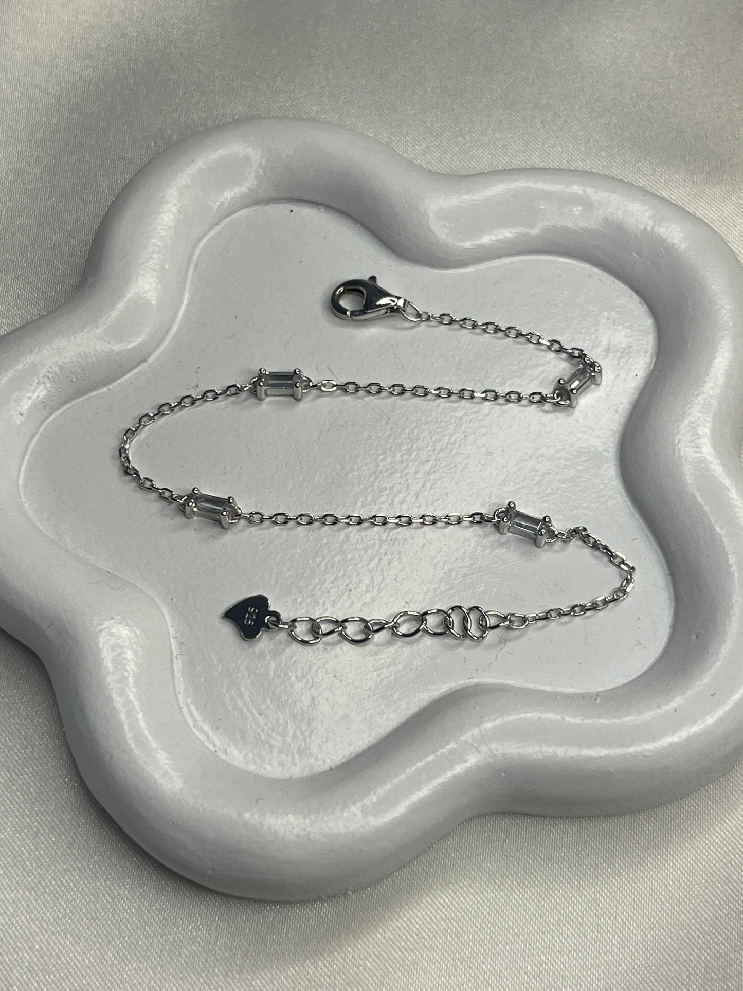 Dainty bracelet