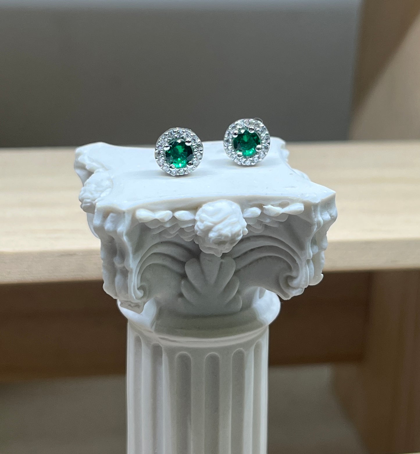 Round 4-Claw Fancy Earrings