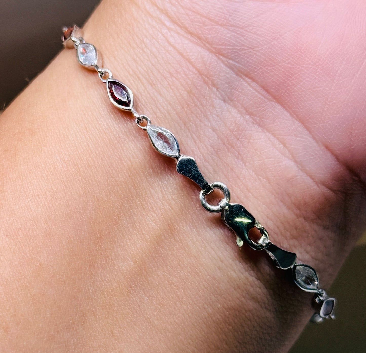 Fancy Oval design bracelets (2 colours available)