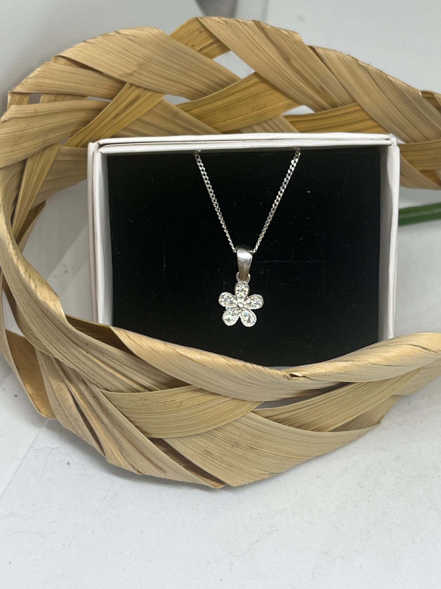 Flower necklace - 45cm