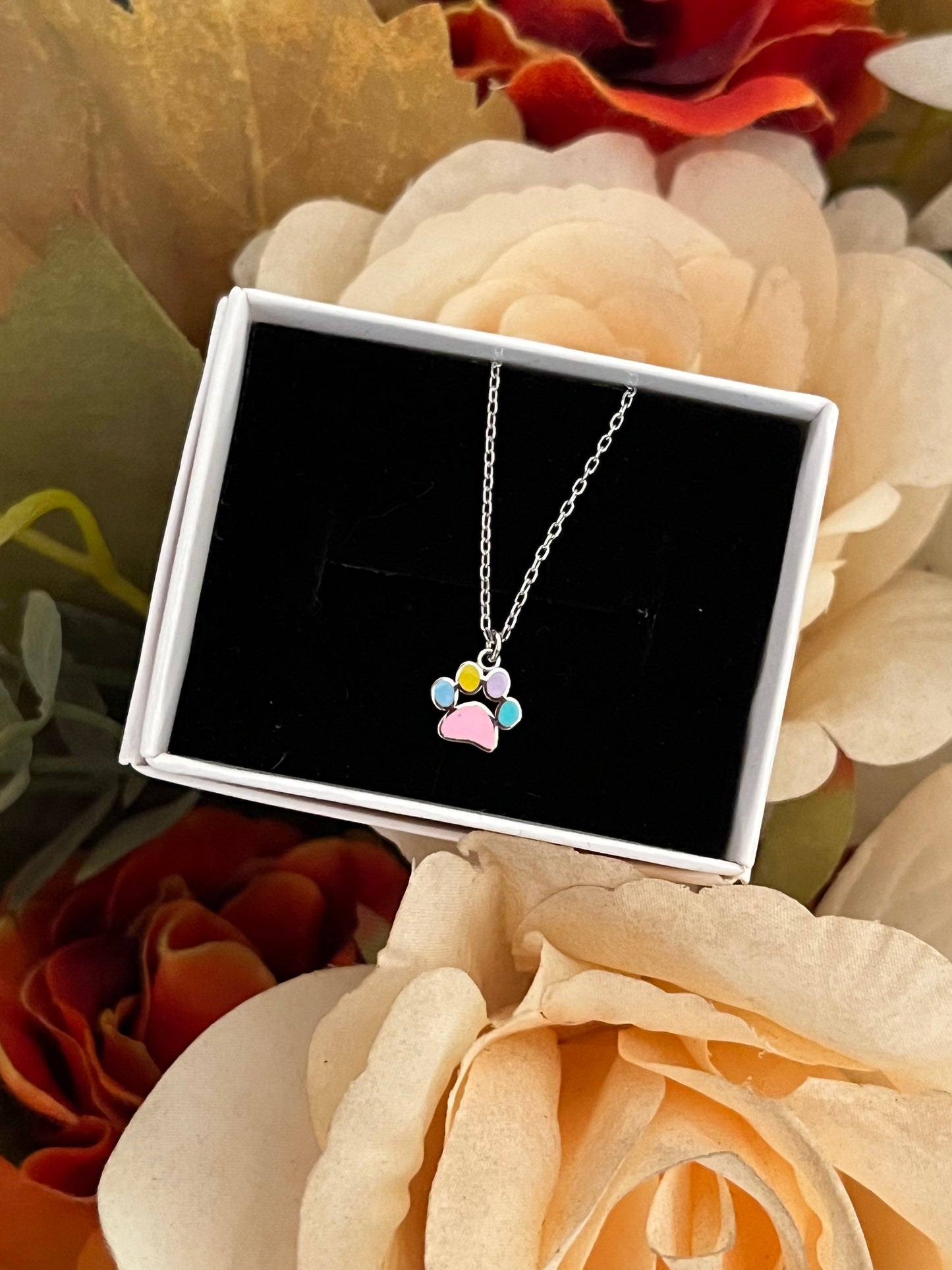 Paw colour necklace