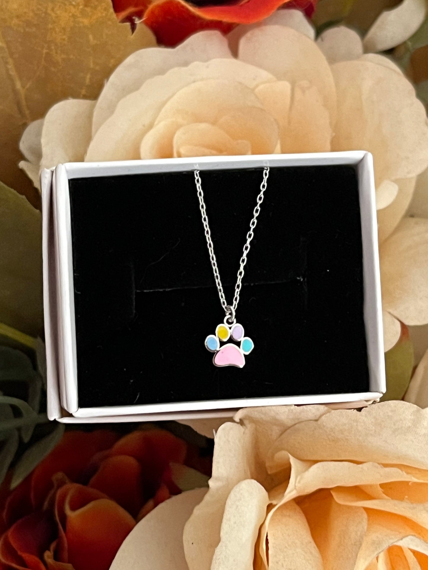 Paw colour necklace