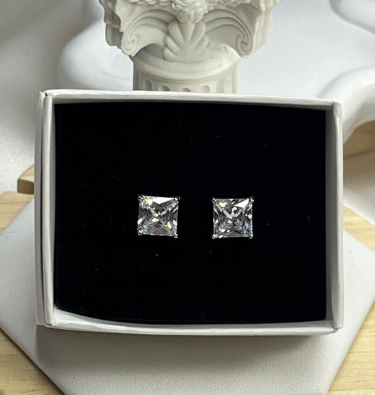 Square cz studs - 7mm