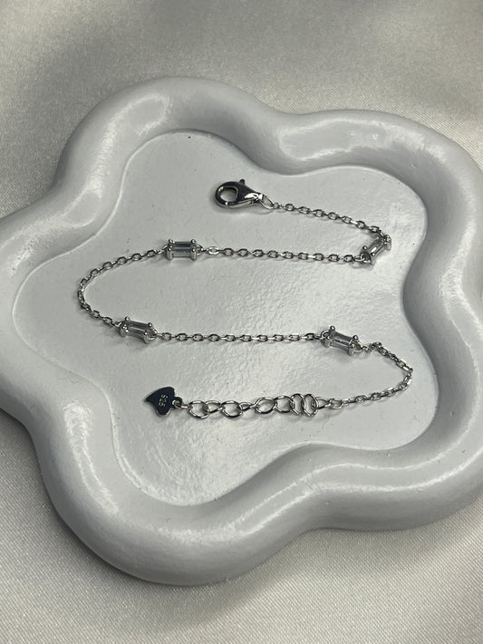Dainty bracelet