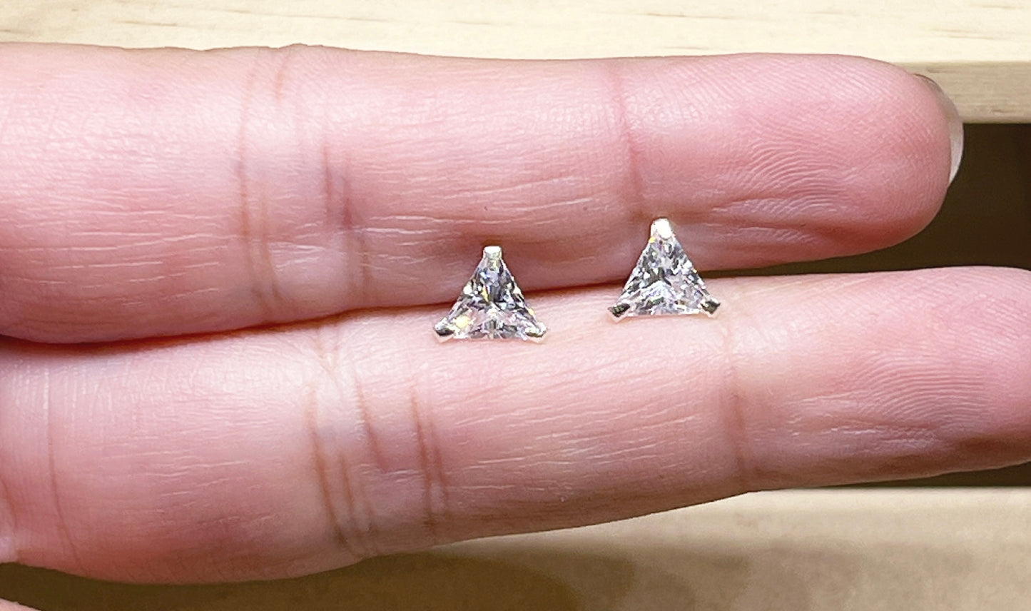 Triangle studs